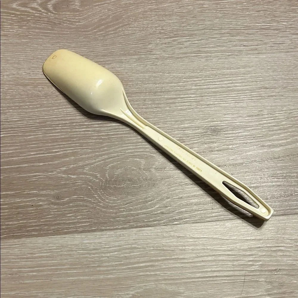 King Kraft Vintage Cream Plastic Serving Spoon